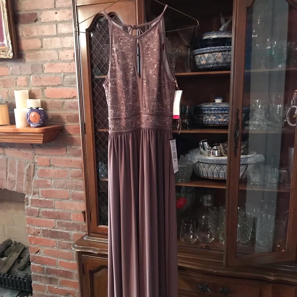 traupe long dress